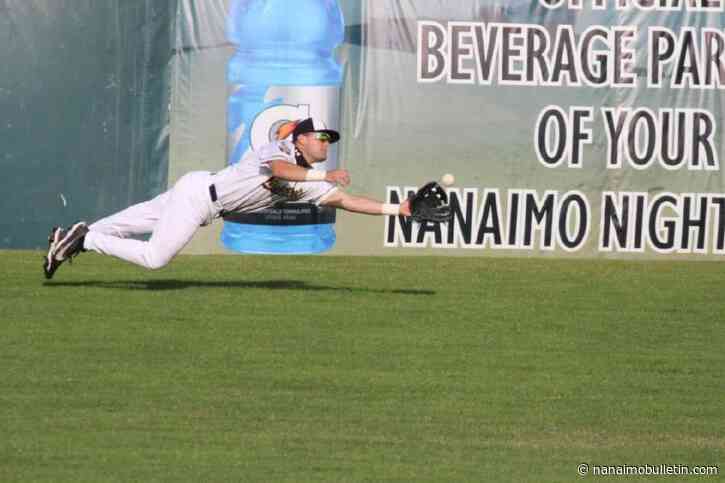 Nanaimo NightOwls’ Reynolds  named West Coast League MVP