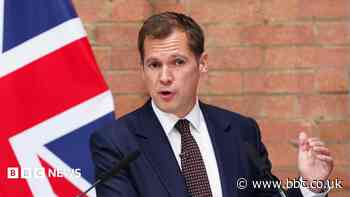 Reform proposes £30 tax rebate for HMRC phone delays