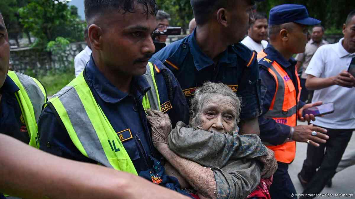 Nepal: Zahl der Toten steigt auf 157 – Video zeigt Schlammlawine