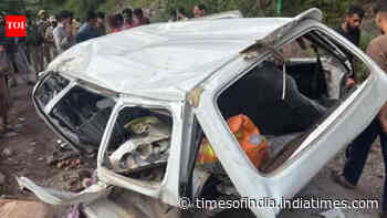 6 dead, 3 hurt as vehicle falls into gorge in J&amp;K’s Poonch