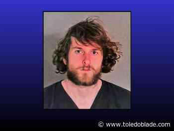 Suspect in custody after stabbing police; Gibsonburg officer in stable condition