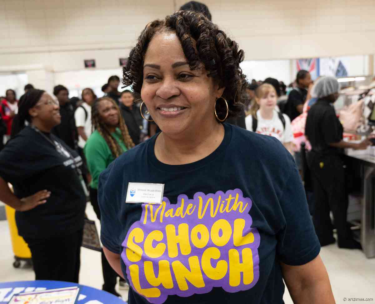 LRSD’s lovely lunch ladies (and gentlemen) wow with Wing Wednesdays
