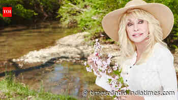 King Charles pays his respects to Dolly Parton
