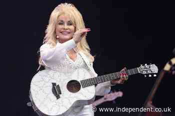 Judge shouts out Dolly Parton as he strikes down ban on Texas drag shows