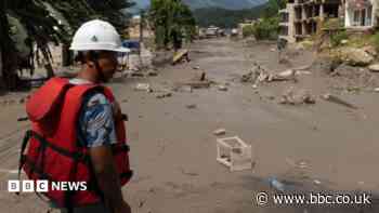 Dozens of US and Canadian citizens missing after flash flooding in Nepal
