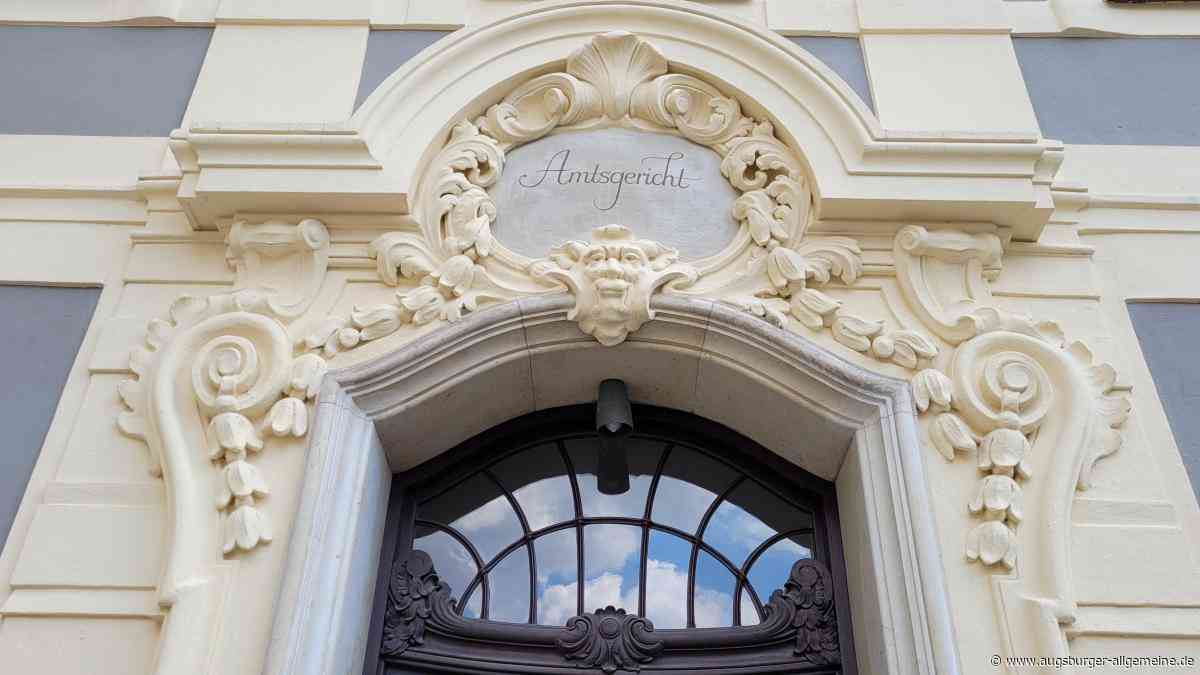 „Es war eine dumme Idee“: 19-Jähriger zündet Auto an und landet vor Gericht