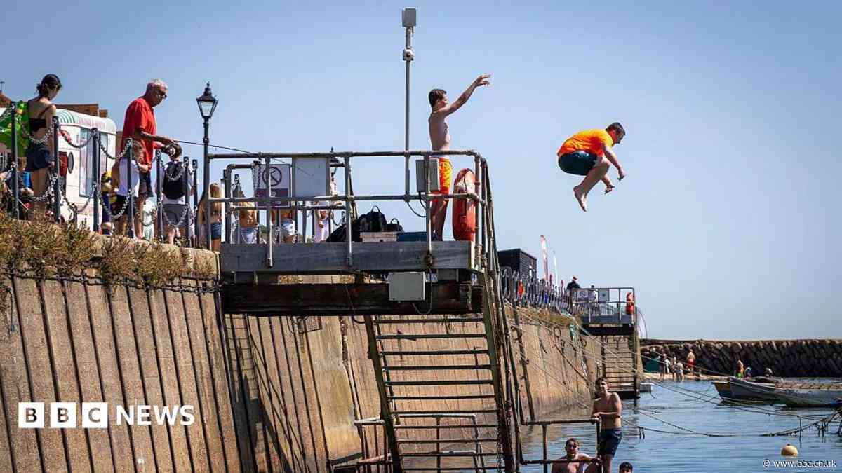 RNLI 'tombstoning' warning after summer increase