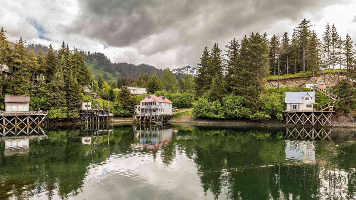 Klein vliegtuig zinkt volledig na neerstorten in water Alaska, vier doden
