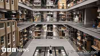V&A Museum Workers Vote To Strike