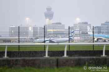 Douane op Schiphol vond deze zomer veel verboden spullen in koffers
