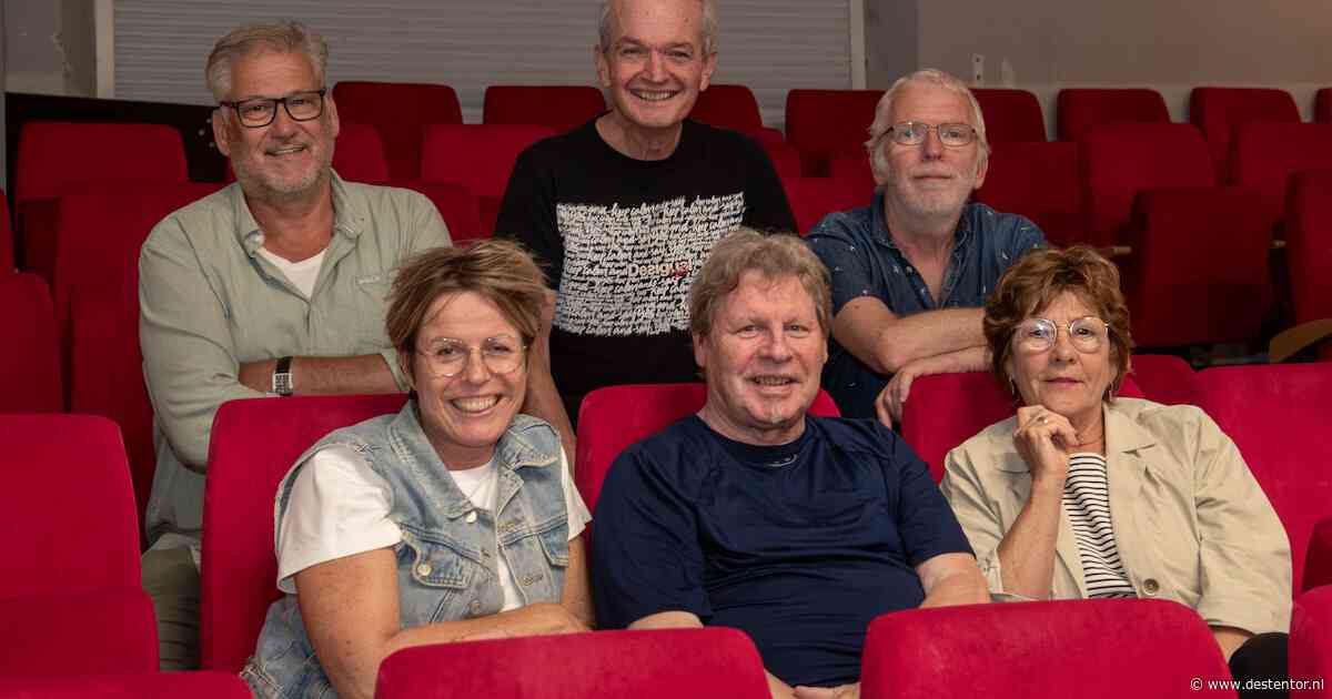 In de bioscoop loopt iedereen meteen naar buiten, in Filmhuis Harderwijk begint het dan pas