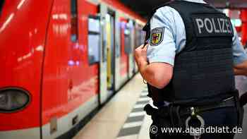 Mann (44) bringt sich für Handy in Lebensgefahr und steigt ins S-Bahn-Gleis
