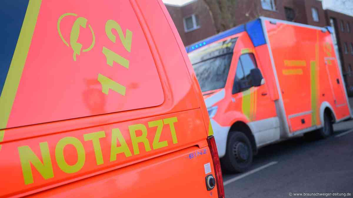 Linienbus kollidiert mit Radfahrerin in Thiede – Ausfahrten der A39 gesperrt