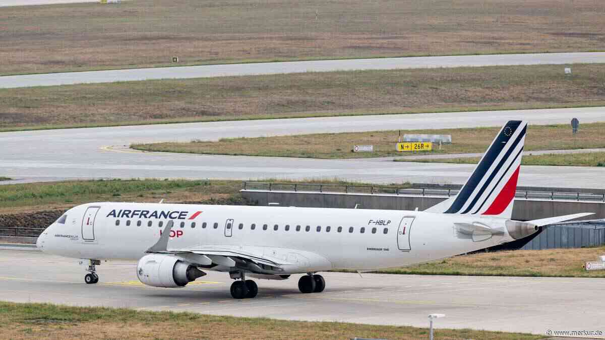 Zweieinhalb Jahre gekämpft: Flugbegleiterin erzwingt Anerkennung ihres Brustkrebses vor Gericht