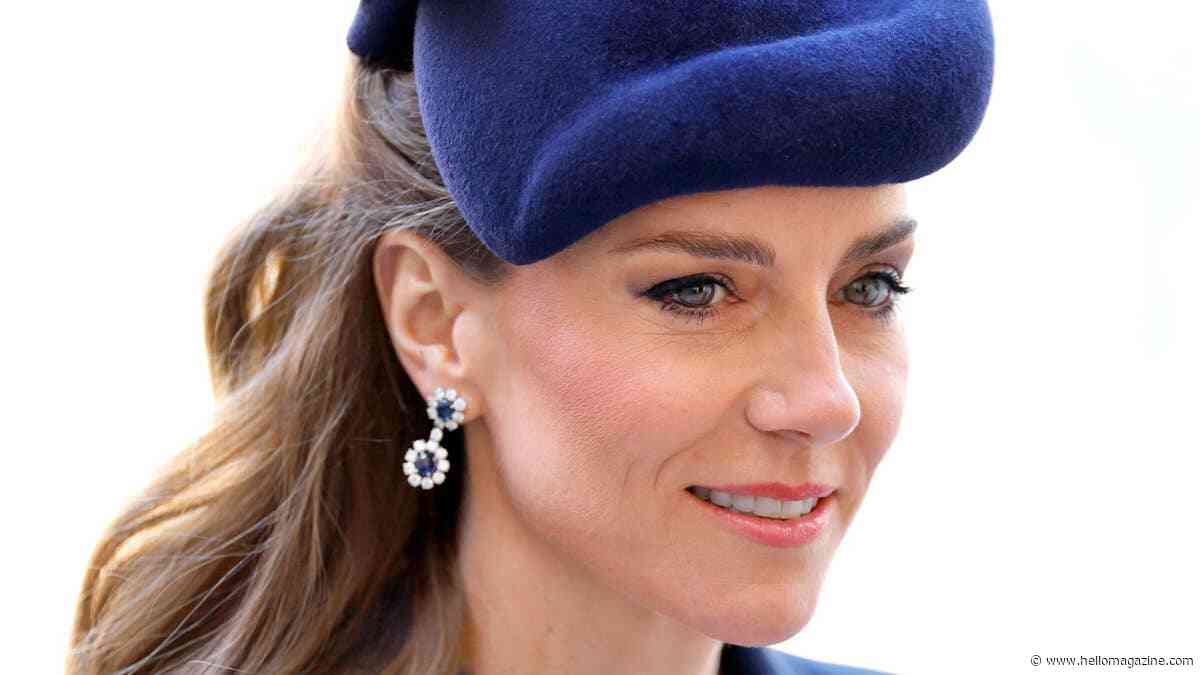 The 1 time Kate Middleton forgot royal etiquette for a public beauty touch-up