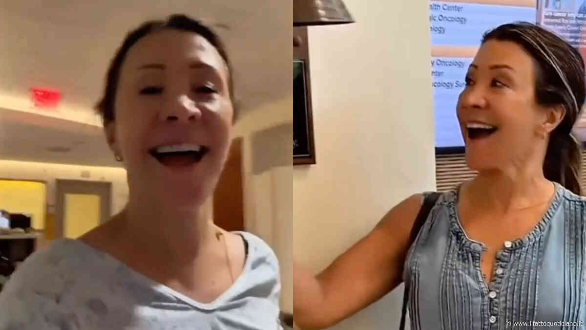 “Non volevo suonare la campanella di fine terapia, pensavo di non aver sofferto abbastanza”: Cheri Oteri dopo aver affrontato un tumore al seno