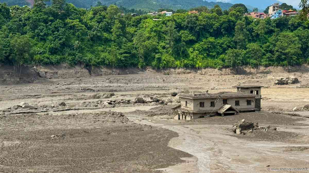 Nepal: uno tsunami di acqua, fango e detriti travolge l’impianto idroelettrico