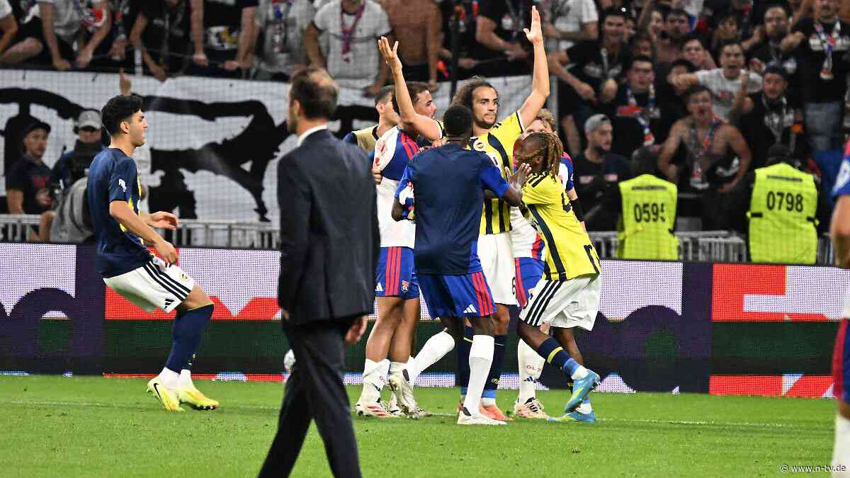 Mittelfinger und Handgemenge: Ex-Herthaner löst Rieseneklat in Champions League aus