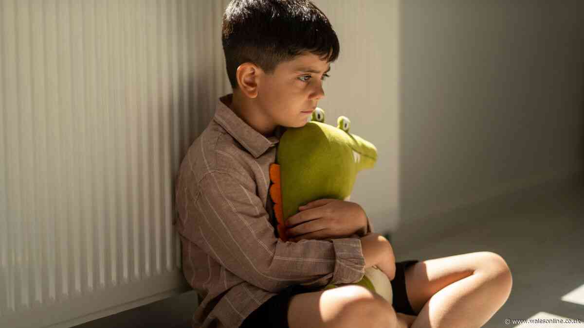 NSPCC free number to call if you're worried about a child's welfare