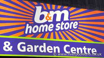 'Hallways look elegant' with B&M's 'stunning' table 'sure to impress guests'
