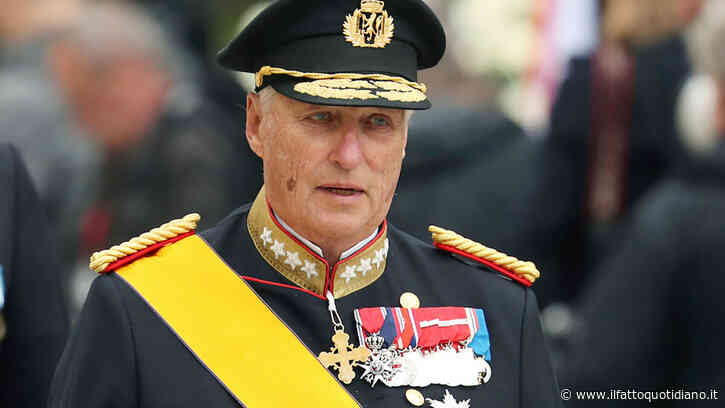 “Le condizioni di salute di re Harald V di Norvegia sono estremamente gravi”: il sovrano è ricoverato in ospedale e soffre di anemia emolitica