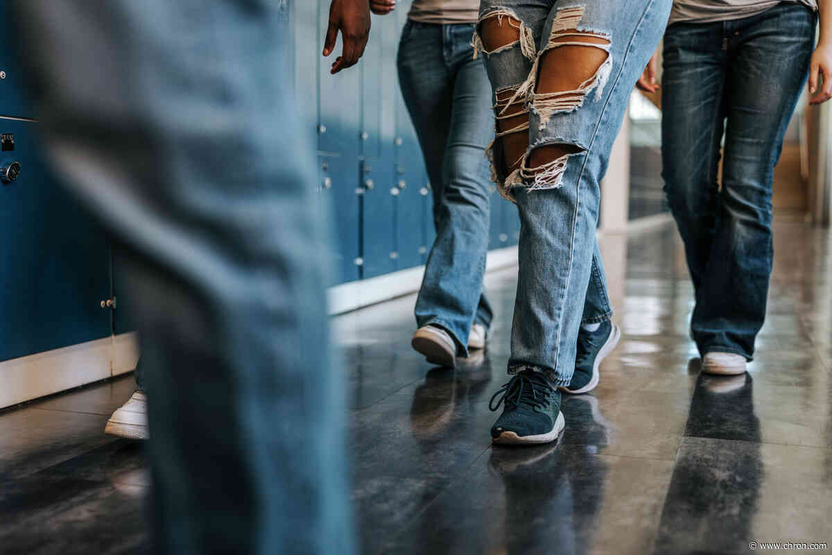 'Sexist' dress code sparks revolt at Kingwood middle school