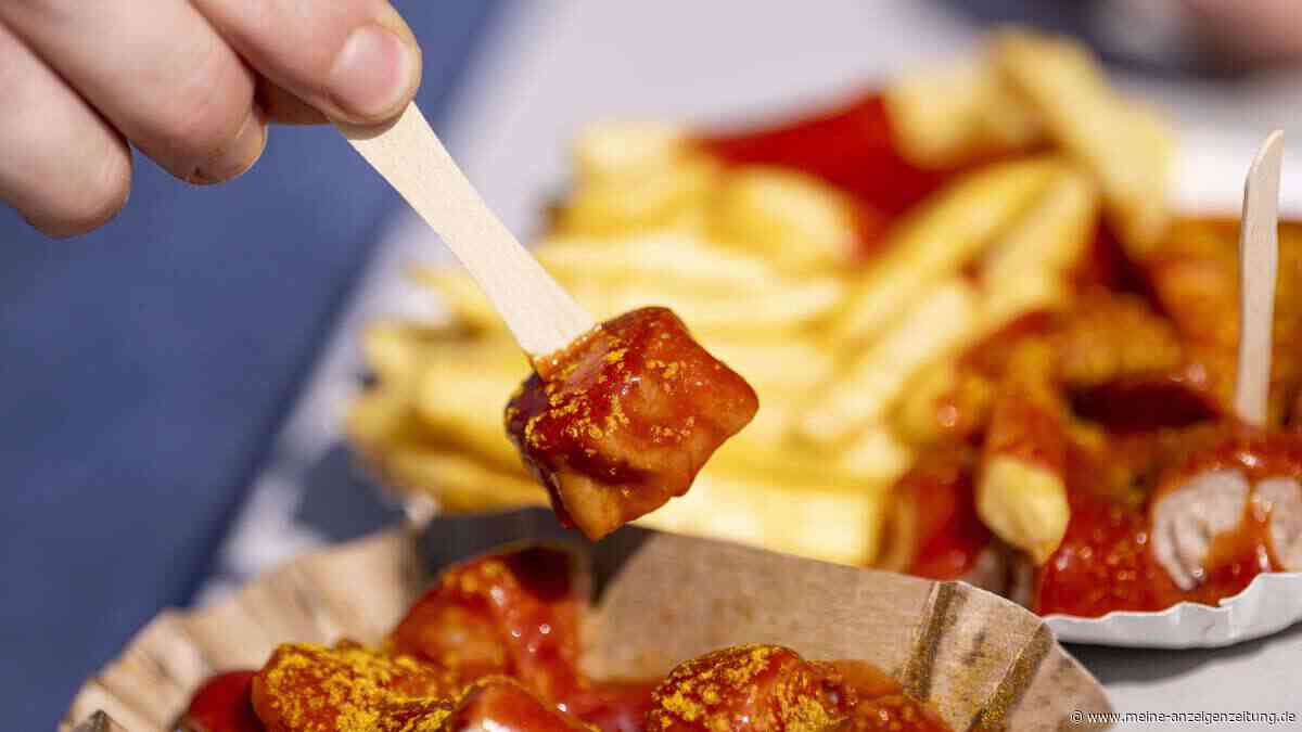 Freibad-Besucherin schäumt wegen Currywurst-Preisen – doch sie kassiert Retourkutsche