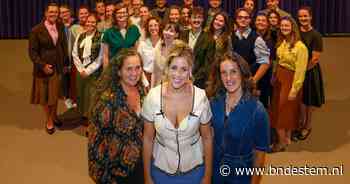 Van ‘boerenbarbie’ tot grote Dolly-show: zo zet Bergen op Zoom de Queen of Country neer