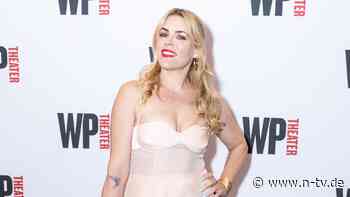 Hausarzt riet von MRT ab: "Dawson's Creek"-Star Busy Philipps hatte seltenen Gehirntumor 