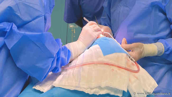 Tumore al cervello, l’Intelligenza artificiale guida i chirurghi in tempo reale: a Londra salvata la vista di un 48enne