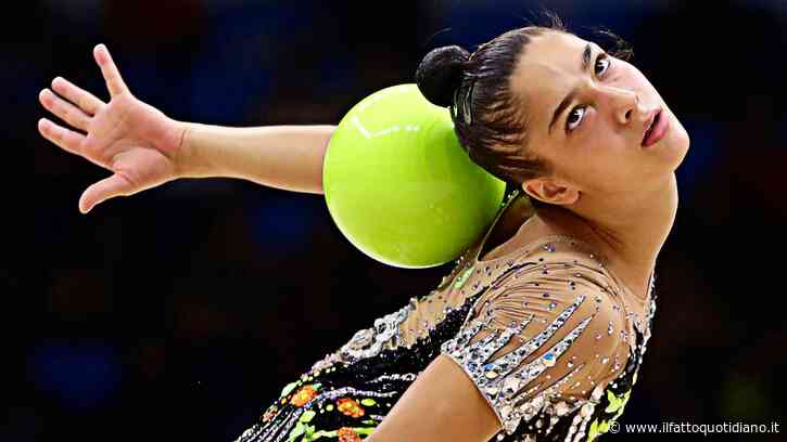 Incidente per Sofia Raffaeli sul bus della federazione: tagli al braccio per la campionessa di ginnastica. Le sue condizioni
