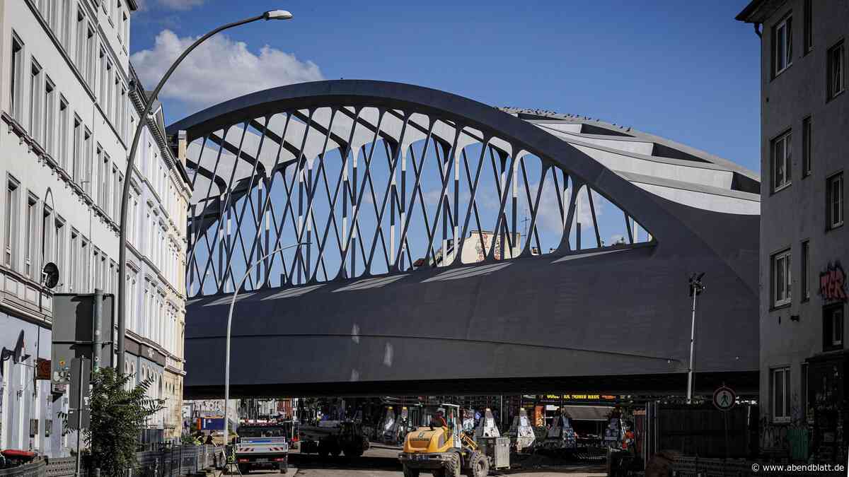 Nur noch wenige Tage: Bald rauschen die ersten Züge über die neue Sternbrücke