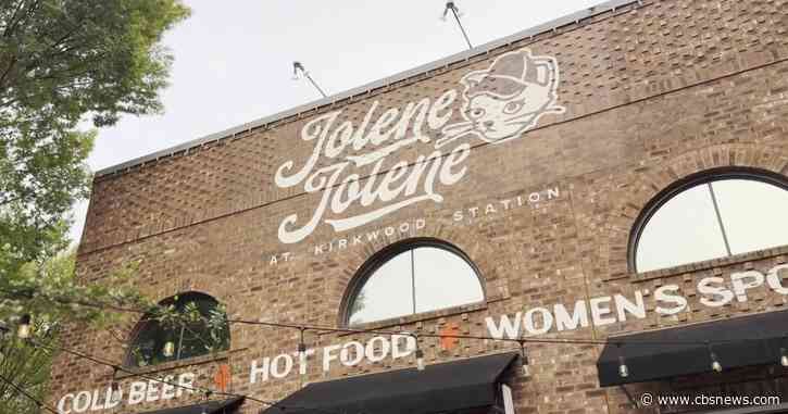 Atlanta bar raises money for Dolly Parton's Imagination Library with tribute cocktails