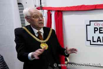 Former lord mayor apologises after comparing Liverpool railway station chaos with Auschwitz
