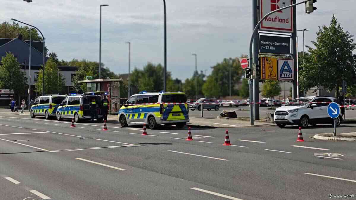 Fußgängerin stürzt und wird angefahren: Hubschrauber-Einsatz am Kaufland