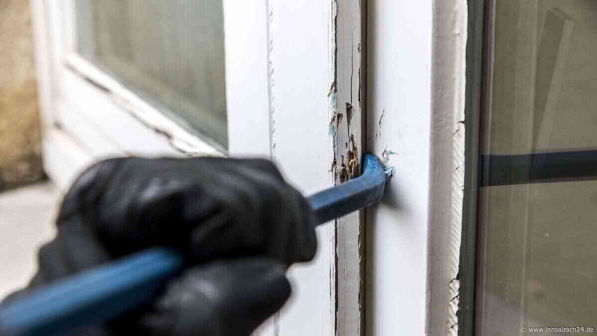 Täter scheitern an massiver Ladentür: Versuchter Einbruch in Altötting