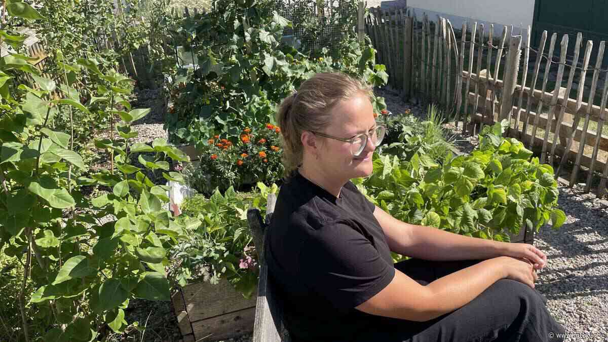 Landsberiederin legt Bauerngarten auf dem Anwesen ihrer Großeltern an