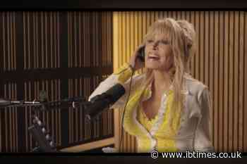 Dolly Parton Honored by Buckingham Palace as Royal Band Plays '9 to 5' During the Changing of the Guard