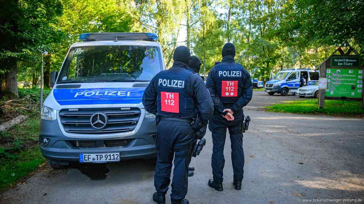 Rechtsextreme „Artgemeinschaft“: Polizei durchsucht Objekte in fünf Bundesländern