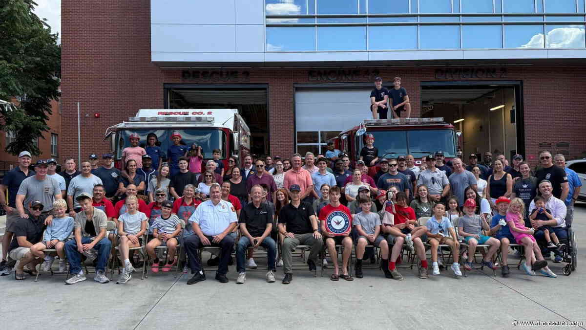 Gary Sinise honors fallen Boston firefighter at foundation event