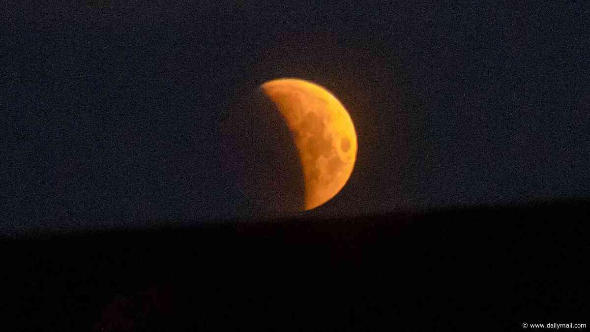 How to see the lunar eclipse tonight: Best time to watch the moon turn red from the UK during rare alignment
