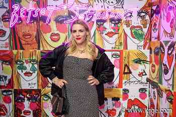 Busy Philipps brain tumor revealed through an MRI