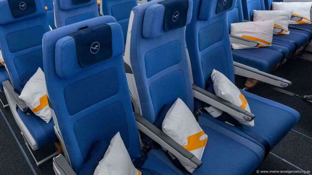 Darf ich mich beim Flug auf freien Plätzen hinlümmeln?