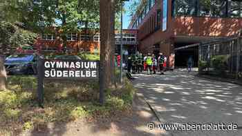 Reizgas-Alarm am Gymnasium Süderelbe: Feuerwehr und Polizei im Einsatz