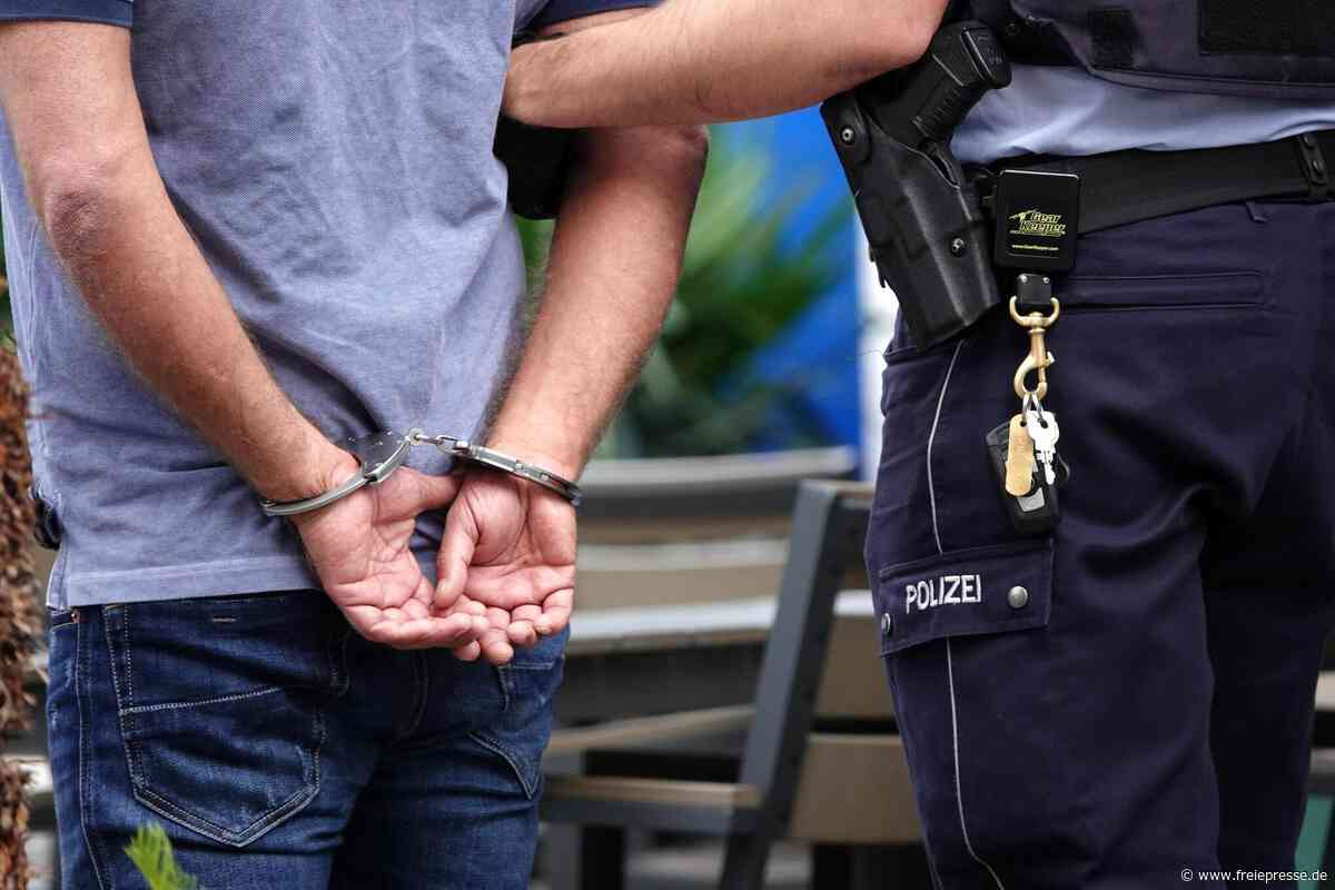 Erzgebirge: Eigentümer überrascht mutmaßlichen Einbrecher und wird mit Messer verletzt