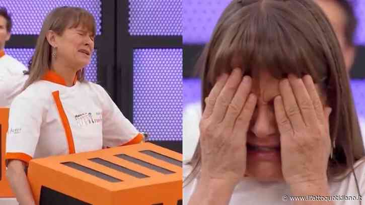 “Non ce la faccio a cucinarlo, è un cucciolo. È la cosa peggiore che potesse capitarmi”: choc a Top Chef VIP, la concorrente scoppia in lacrime