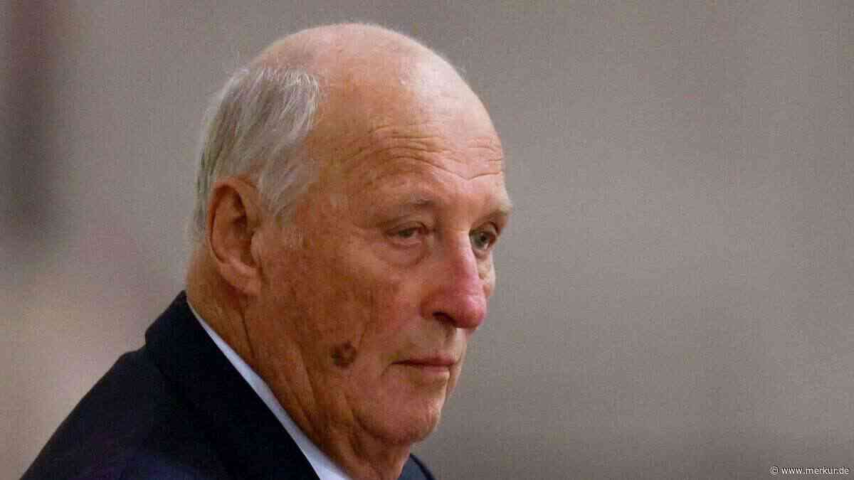 Bewegende Szenen in Oslo: Norweger strömen zum Schloss, um König Harald Kraft zu spenden