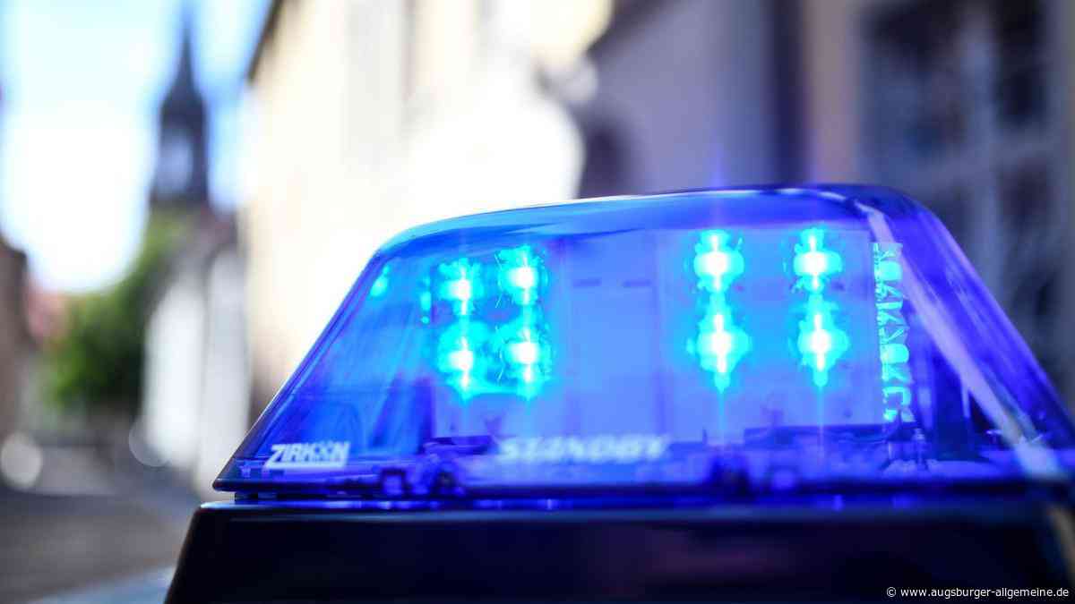 Lastwagen streift Auto in Babenhausen: Polizei bittet um Hinweise