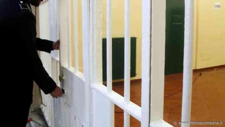 Cocaina per i detenuti negli indumenti intimi: arrestata operatrice sanitaria