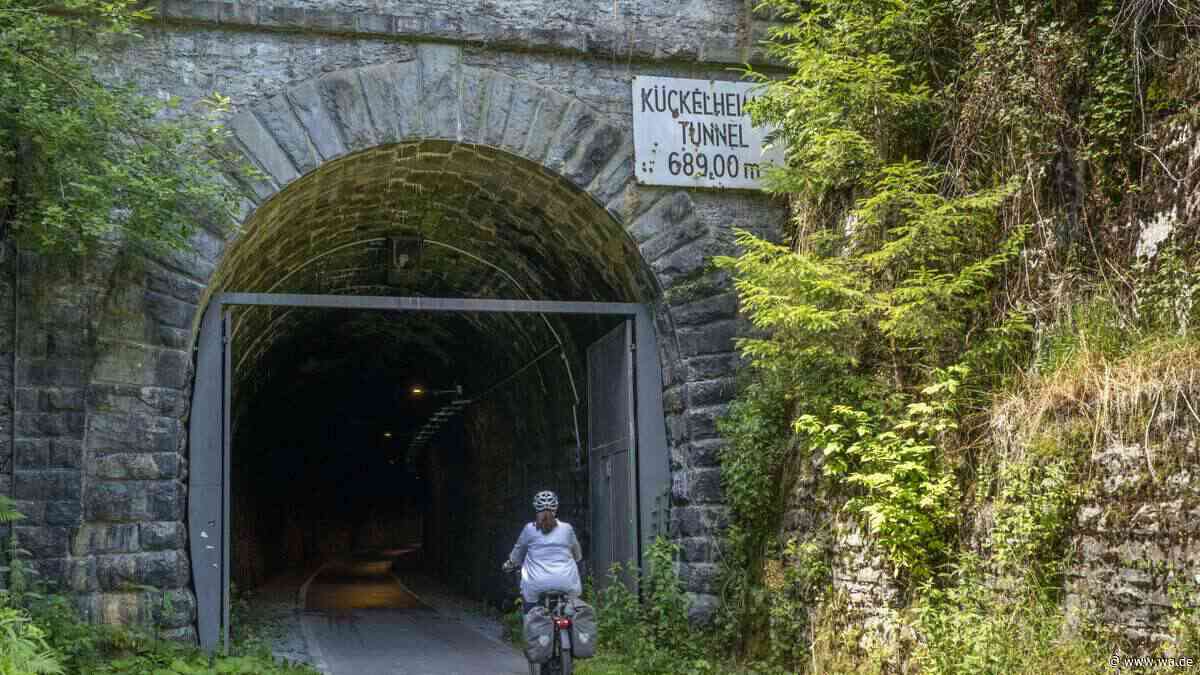 Durch den Fledermaustunnel: Das Highlight des SauerlandRadrings entdecken